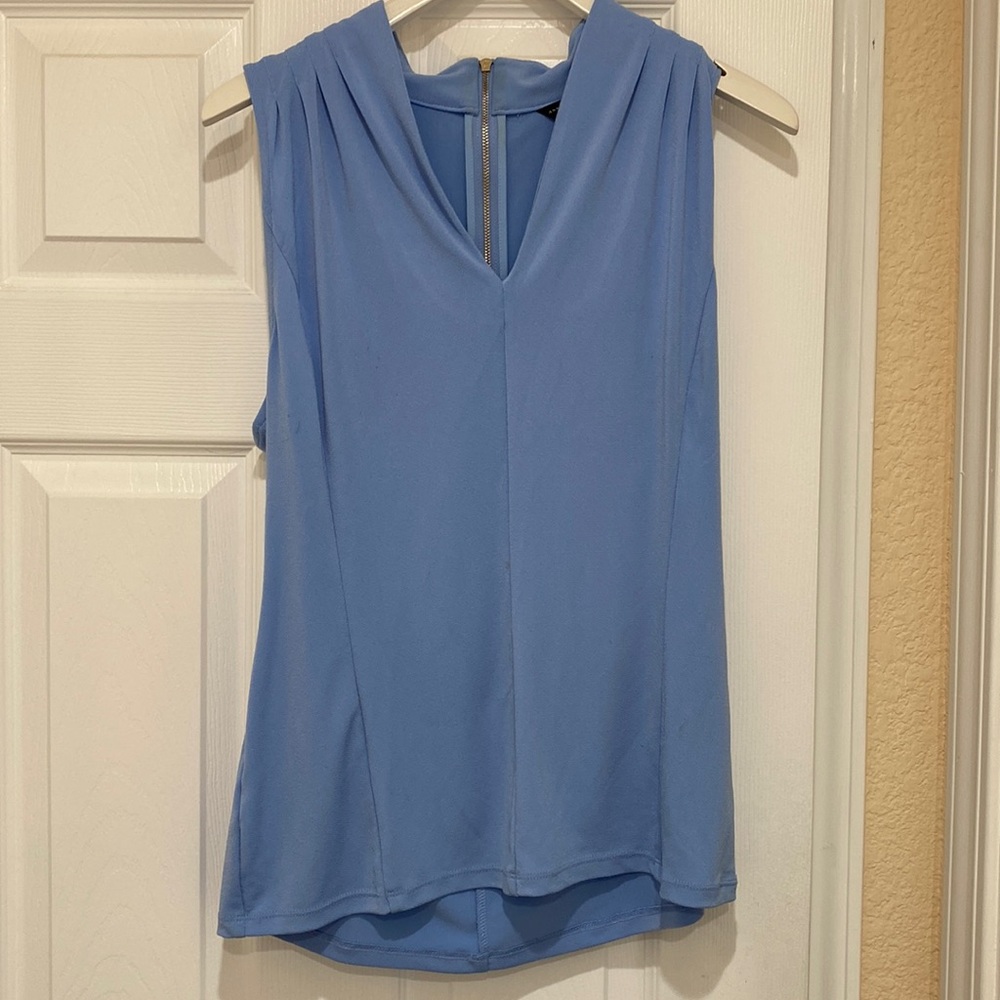 Ann Taylor Woman’s Blue top Size Medium